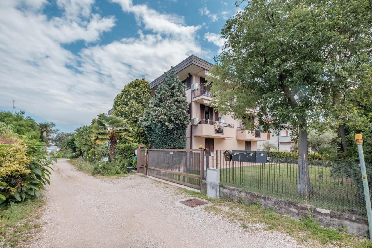 Casa Lugana 9 - Monolocale Con Piscina Fronte Lago Sirmione Exterior foto