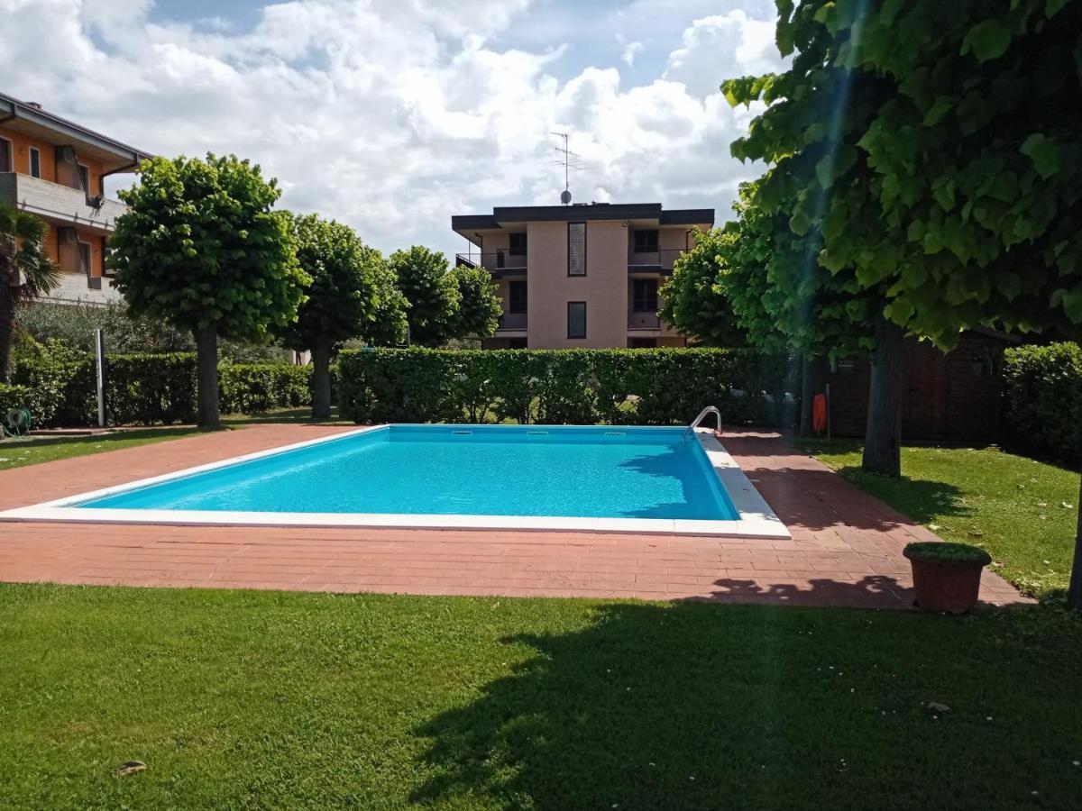 Casa Lugana 9 - Monolocale Con Piscina Fronte Lago Sirmione Exterior foto
